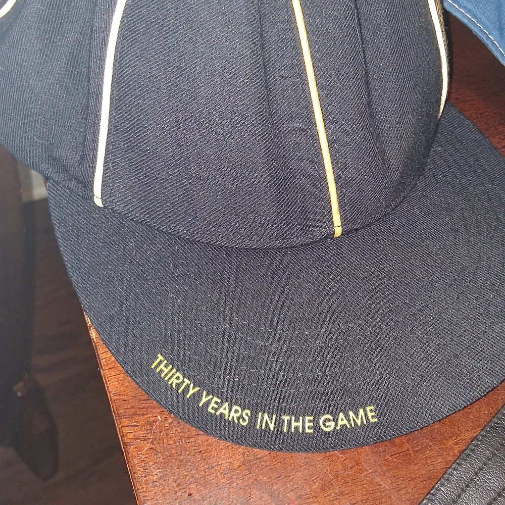 3 NIKE HATS - Picture 3 of 5
